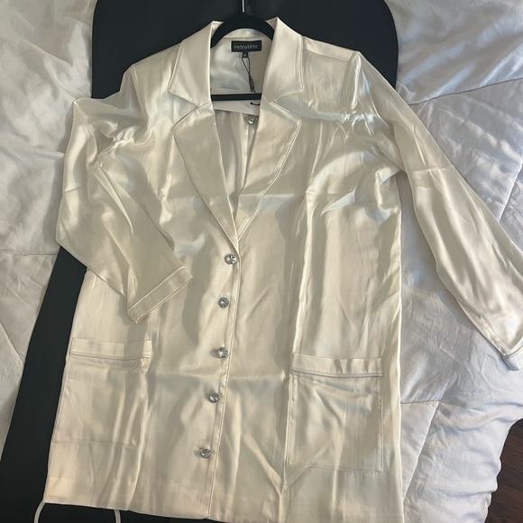 RETROFÊTE Silk Blazer Dress - Picture 2 of 4